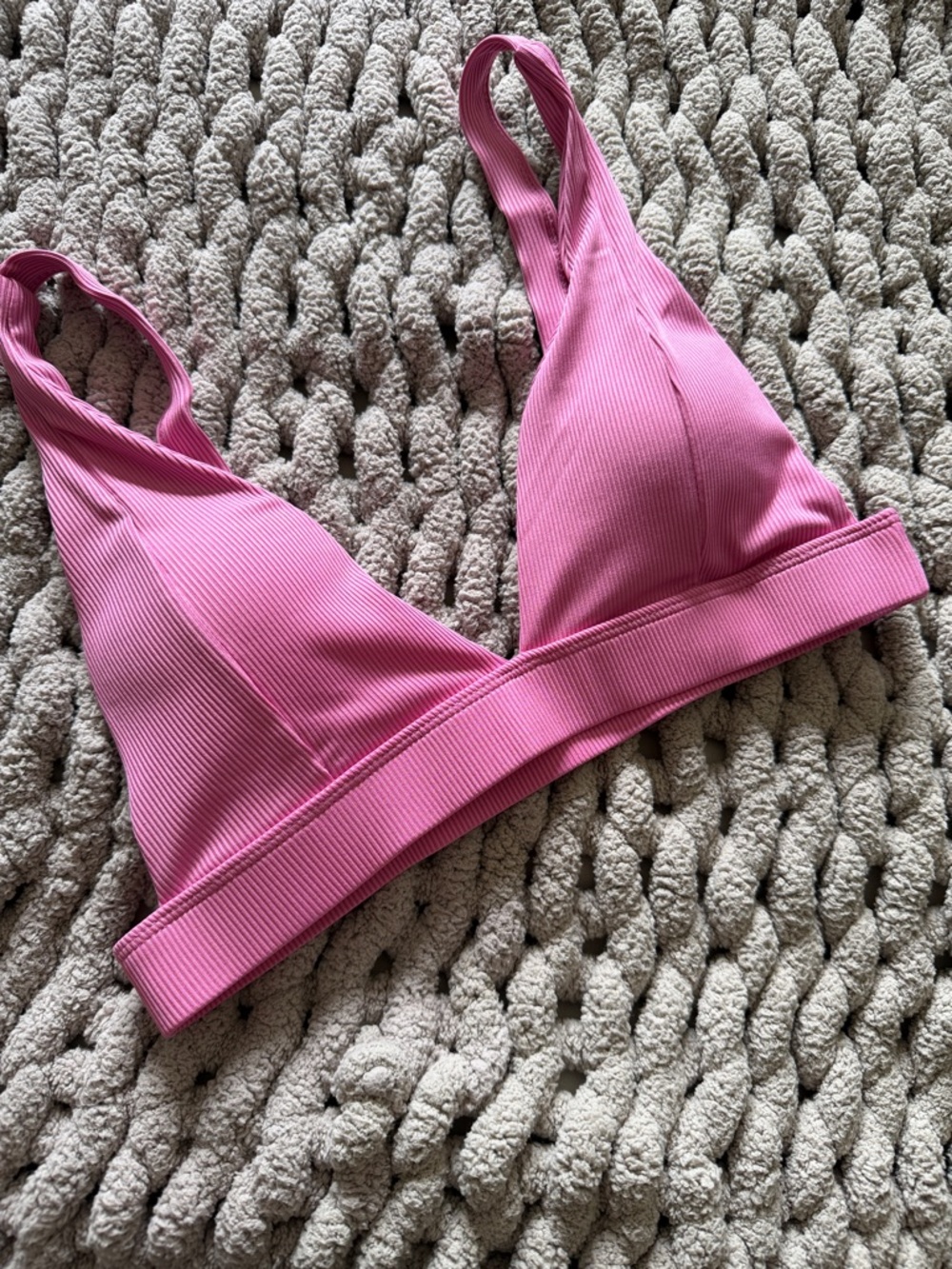 Ribbed V-Neck Bralette - Pink